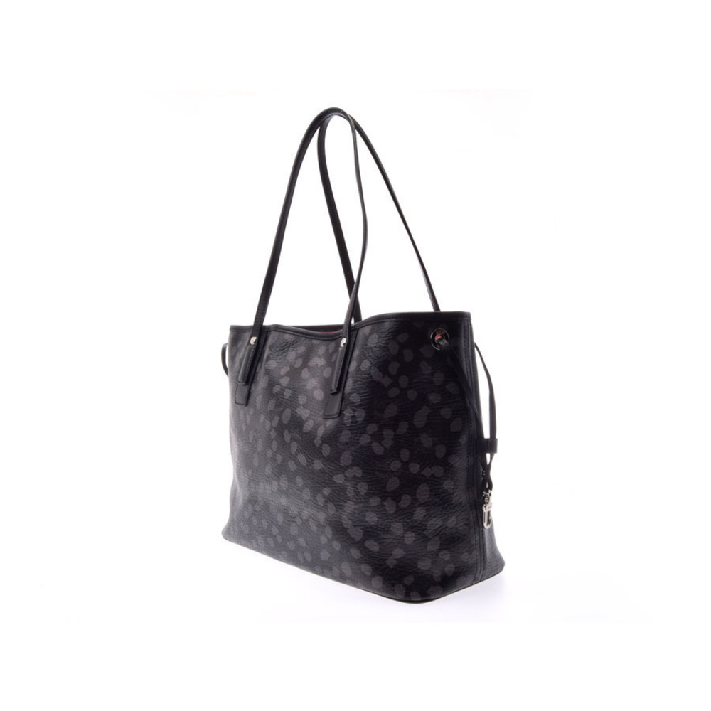 Mcm calfskin studded pouch tote black LOVELESS bag